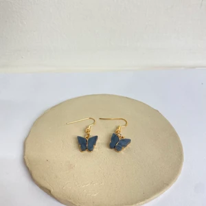 Örhängen - Jag säljer örhängen jag gjort själv, 89kr/ st + 11kr frakt! Instagram : @Byymaryam💕💕💕💕