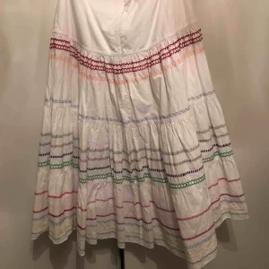  - Pgv den är stor för mig och passar i midja från 70-77cm. Köparen står för frakt.  