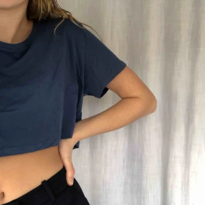  - Så jäkla cool t-shirt från Nakd. Storlek L men jag är vanligtvis en S så den passar många storlekar beroende på hur man vill ha den😊 frakt 39kr!