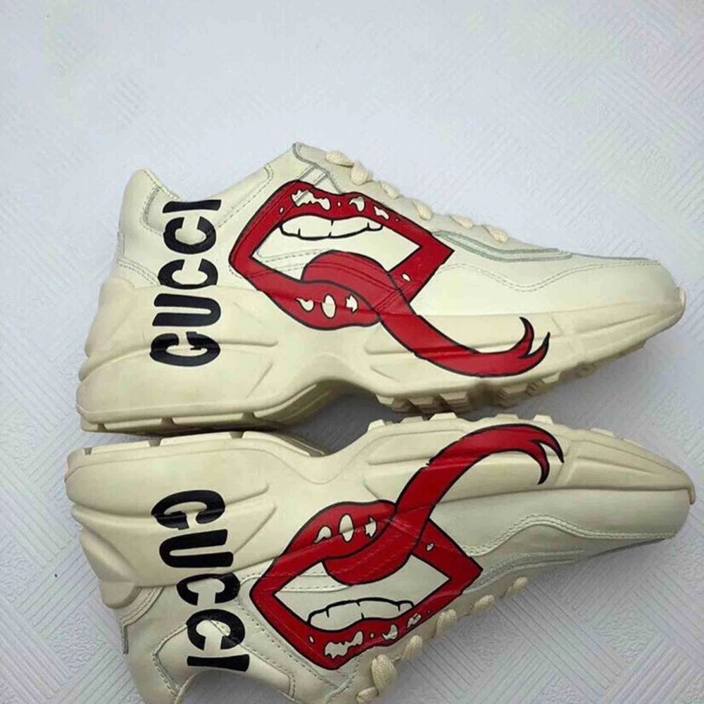 Gucci sneakers  Free Shipping. Accessoarer.