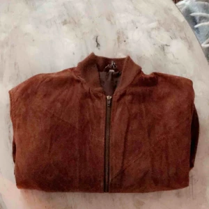  - Mocka jacka🌻 Skulle säga att den är oversize 