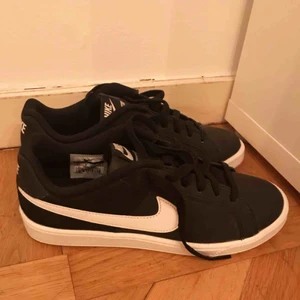 Nike skor - Oanvända nikeskor. Passar storlek 36