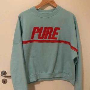  - Jättemysig tröja från carlings i storlek M, nästan helt oanvänd. Supermjuk på insidan och inga fläckar eller skador.