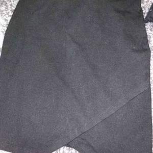En basic kjol från Gina tricot