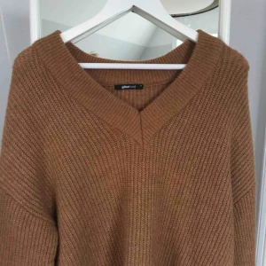  - En långärmad tröja från Gina! Aldrig använd, ordinarie pris 300kr, säljer för 100kr inkl frakt :) 