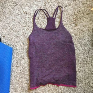  - Oanvänt träningslinne köpt på stadium. Storlek XS/S Frakt: 18kr