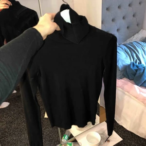  - Helt ny polotröja!! Superfin och passar till allt💝säljer för att jag inte använder den
