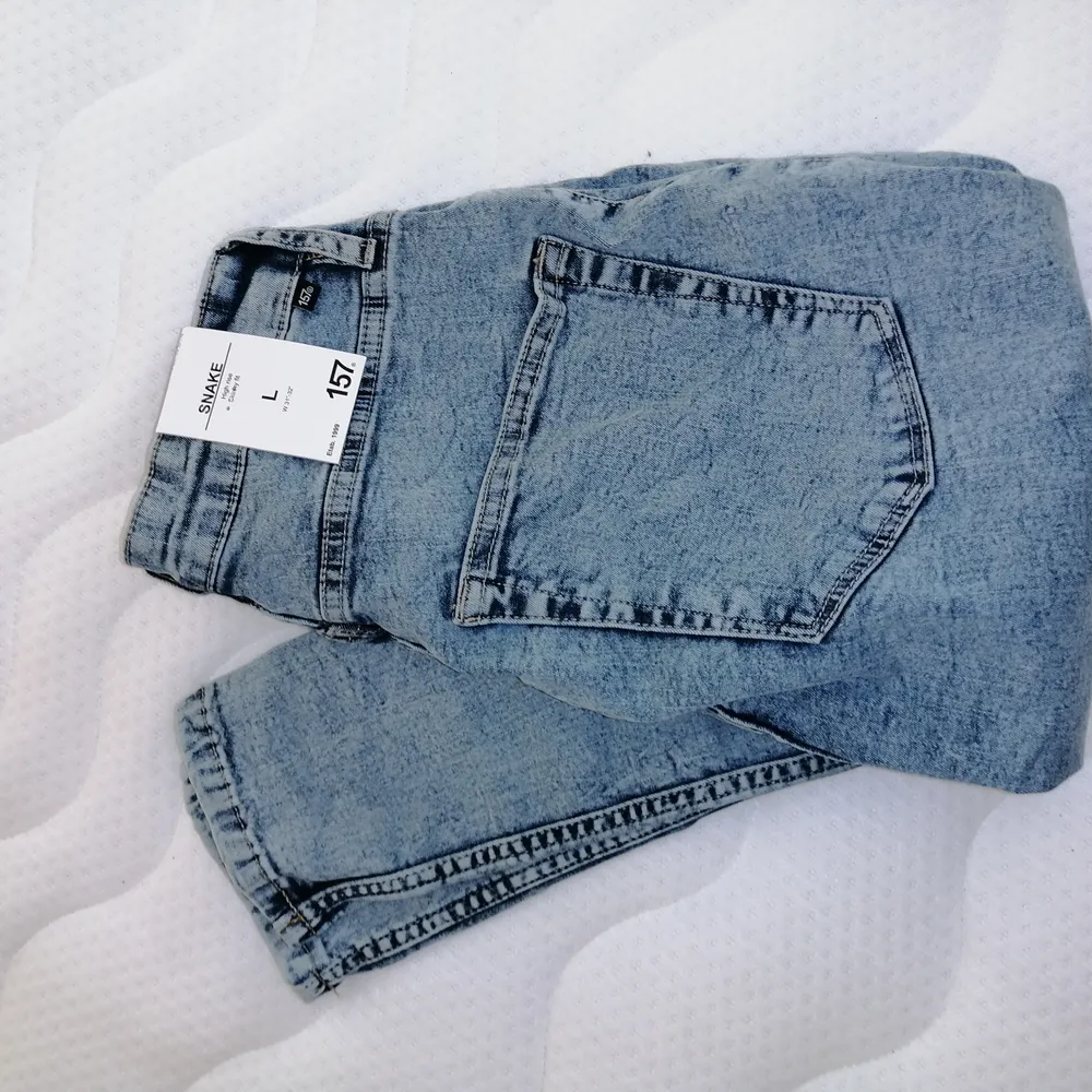 Nya Jeans från lager 157. . Jeans & Byxor.