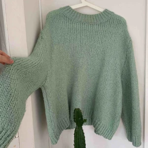  - Super fin ljus grön stickad tröja ifrån Zara! 