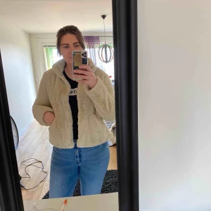  - Pälsjacka Storlek M  I väldigt bra skick