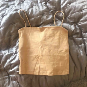  - Topp från Gina tricot