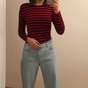  - Supercute randig tröja från GAP! Tyvärr har den två små hål längst ner men det syns inte🥰