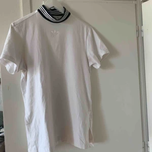 Adidas tröja  - Tröja från adidas. Strl s.  Frakt 45kr