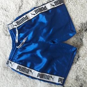 Puma shorts  - Jättefina puma shorts som jag egentligen älskar men som inte kommit till använding.. skulle säga att dom passar en 34a-38a 🦋