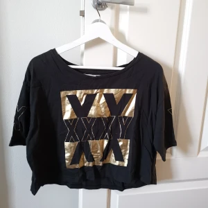 Tshirt  - Kort tshirt 