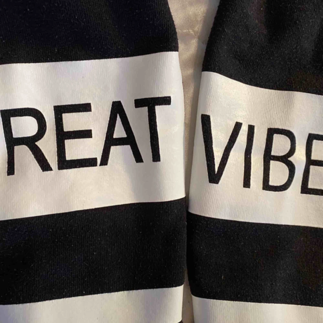 Croppad Luvtröja med tryck - 91