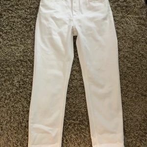 SÄLJER NYA NAKD JEANS  - Säljer nya NAKD jeans,  i storlek 36 använt en gång! Köptes för 600kr säljer för 430kr eller kom med prisförslag!  