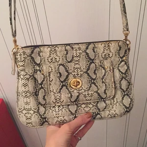  - Snake pattern bag, h&m