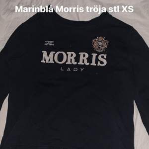 Marinblå Morris tröja i storlek Xs, använd men i fint skick, högsta bud får den, börjar på 500 kr