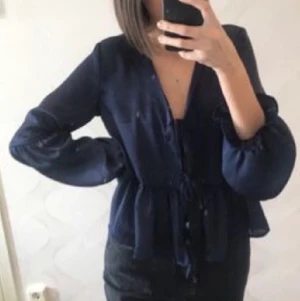 Snygg topp  - 100 kr inklusive frakt 