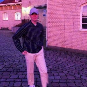 Jacka från Sweet Sktbs - Säljer denna tunna jacka från Sweet Sktbs. Köpt för 800 Kr o använts tiotal gånger. Skicket på jackan e topp. 