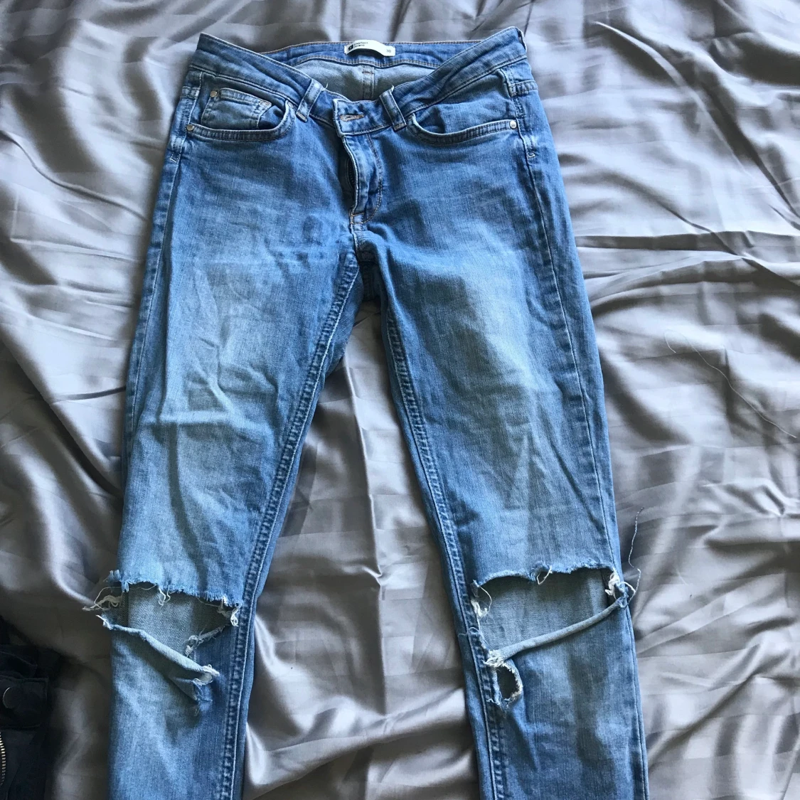 Jeans med hål - 91