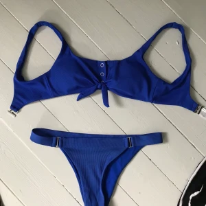 Blå bikini - Blå Bikini i storlek 34