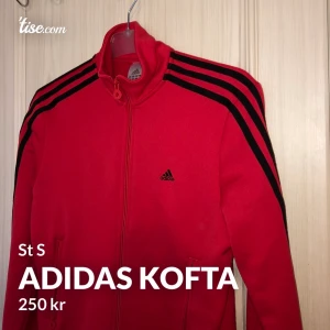 Adidas kofta  - I nyskick passar s och xs 
