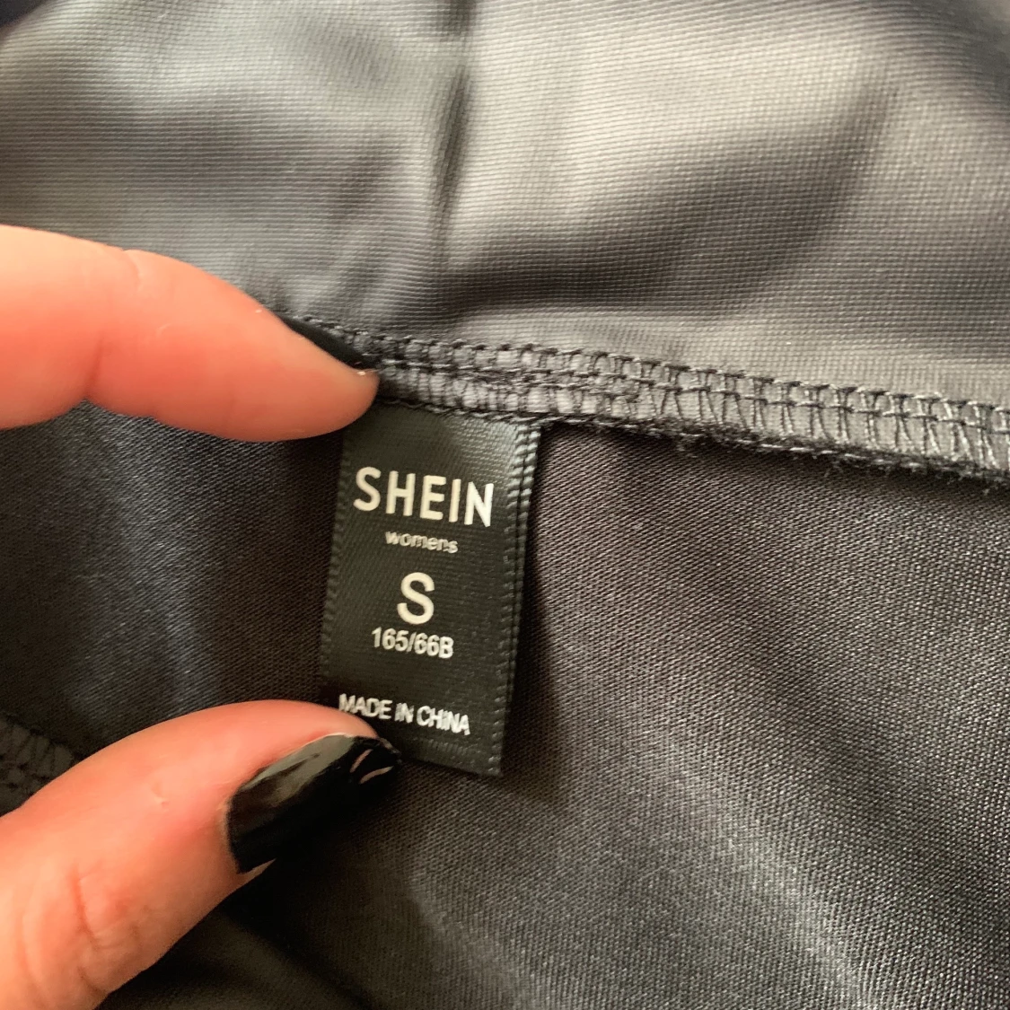 Svart längre Kjol  - 90