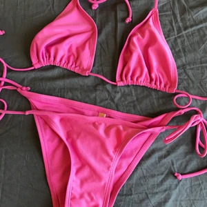 Snygg rosa bikini  - Toppen strl small och trosor strl medium 