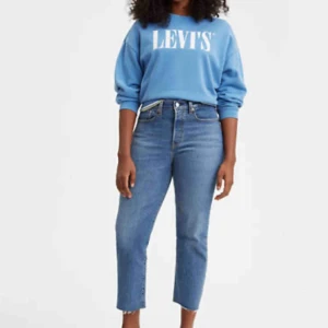  - Levis Wedgie Straight. Sitter asbra på och endast använt fåtal gånger! Säljer pga jag använder inte dem längre. 