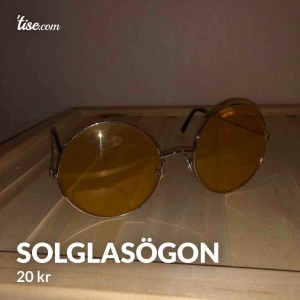  - välanvända, men i fint skick. köparen står för frakt 