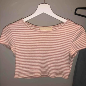  - Super fin magtröja från Urban Outfitters! Super bra sick:) 