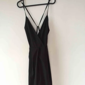  - Light short classy dress -jumpsuit. As new! Shows off a beautiful back ❤️⭐️