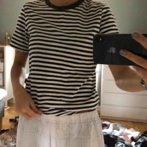  - Säljer denna riktigt sköna och snygga tröjan från Arket. Använd få gånger🤩