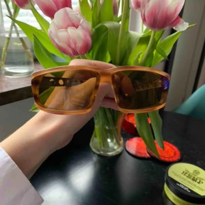  - Jättesnygga vintage solglasögon från märket Carrera. Säljer pga att de är för små för mig tyvärr.  Dem är i mycket bra skick och mycket bra kvalitet  