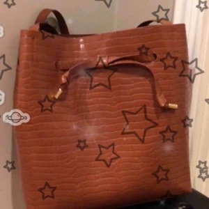  - Så snygg och rymlig väska💙💙