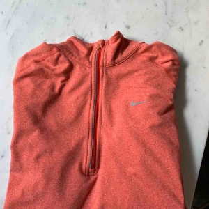  - Nike träningströja storlek m 