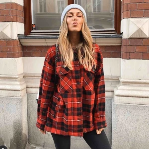  - Säljer denna jacka från Zara, du står för frakten. Riktigt bra skick då den knappt är använd 🥰 pris kan diskuteras