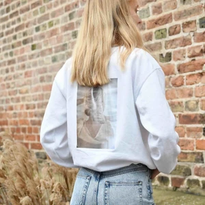  - UF företag. Välj valfritt tryck på ditt plagg eller tygpåse, gå in i vår profil för att se alla våra tröjor och tygpåsar. Finns i storlek S till 3XL. Du kan välja att ha trycket på ryggen eller framsidan. Se alla tryck på sista bilden.