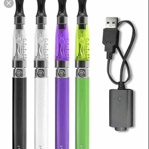  - Säljer en svart vape, laddare följer med och skickar inte 