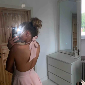  - Klänning beställd från Nelly.com. Aldrig använd, prislappen kvar! 