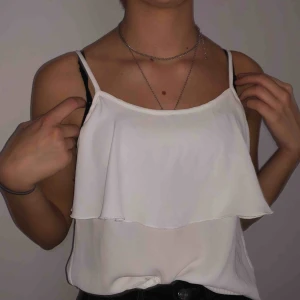 - Gullig vit blus bra skick