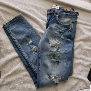  - Oanvända jeans från gina tricot