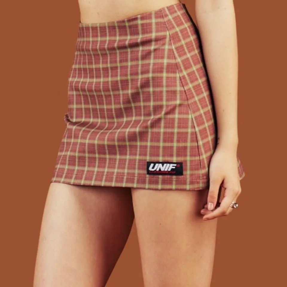 Unif o-ren kjol som nu är slutsåld, säljer den pga att den är för liten så den är inte använd. Stl XS. Kjolar.