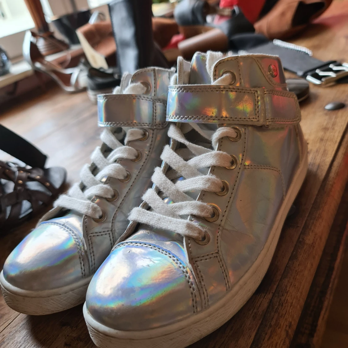 Holo 💿 sneakers
