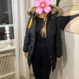 Para Jumper Long Bear - Säljer min svarta Para Jumper Long Bear i storlek S. Den är i jätte fint skick!