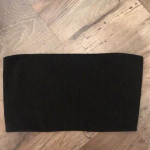 Fin bandeu topp från Gina tricot - Nyskick , använd 2-3 ggr 