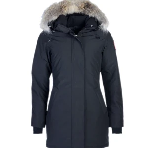 Canada goose jacka, storlek XS - En canada goose jacka i modellen Victoria parka, nyskick, knappt använd. Nypris, 10.200. Kvitto finns att se digitalt om man vill Jag kan skicka bilder hur jackan ser ut på om man vill det