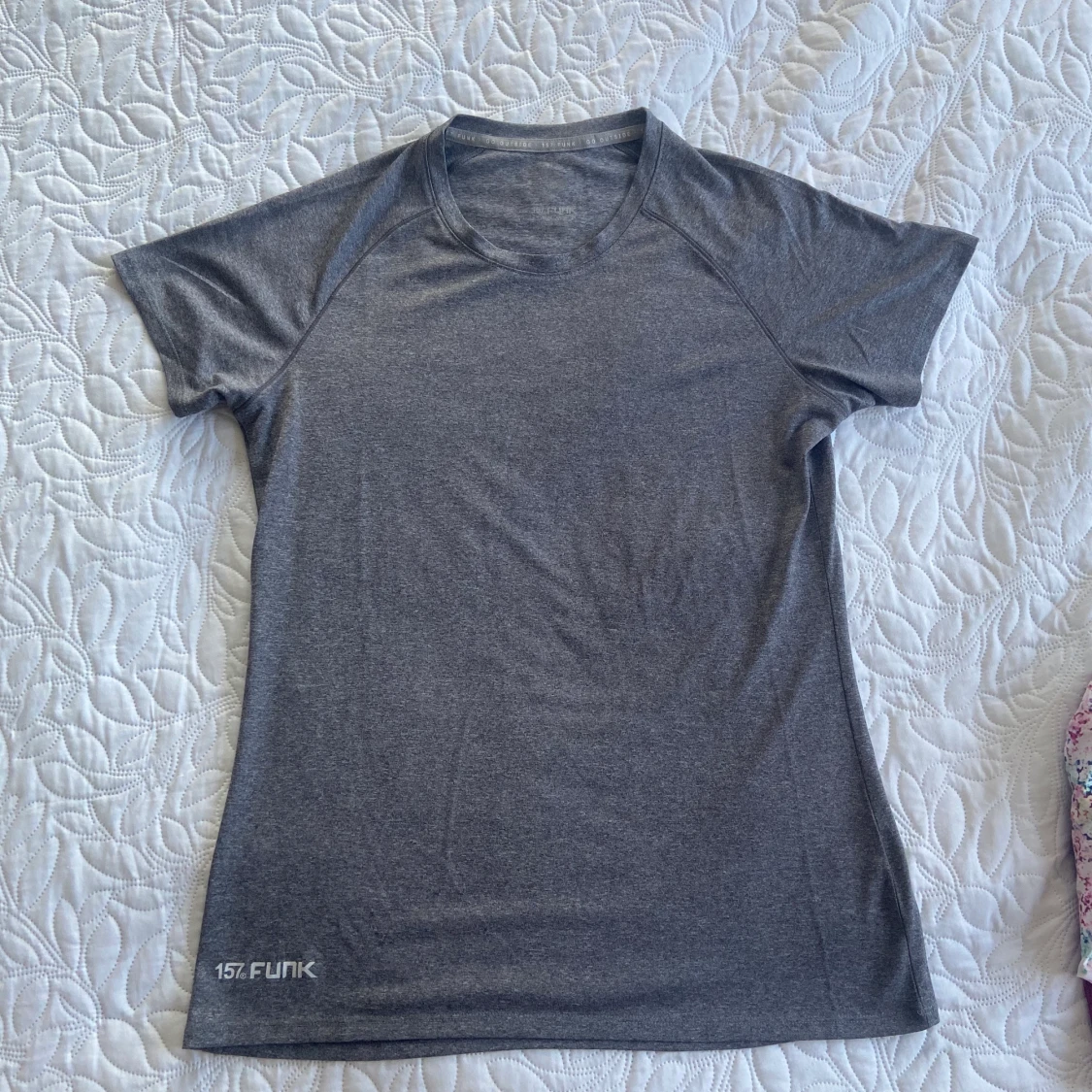 Tre st träningtröjor, 150kr för alla!  - 90